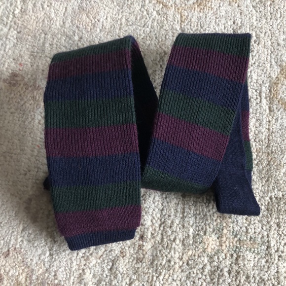 VTG Alexander Julian Mens Skinny Knit Square Bottom Necktie. 100% wool. 2.5” W